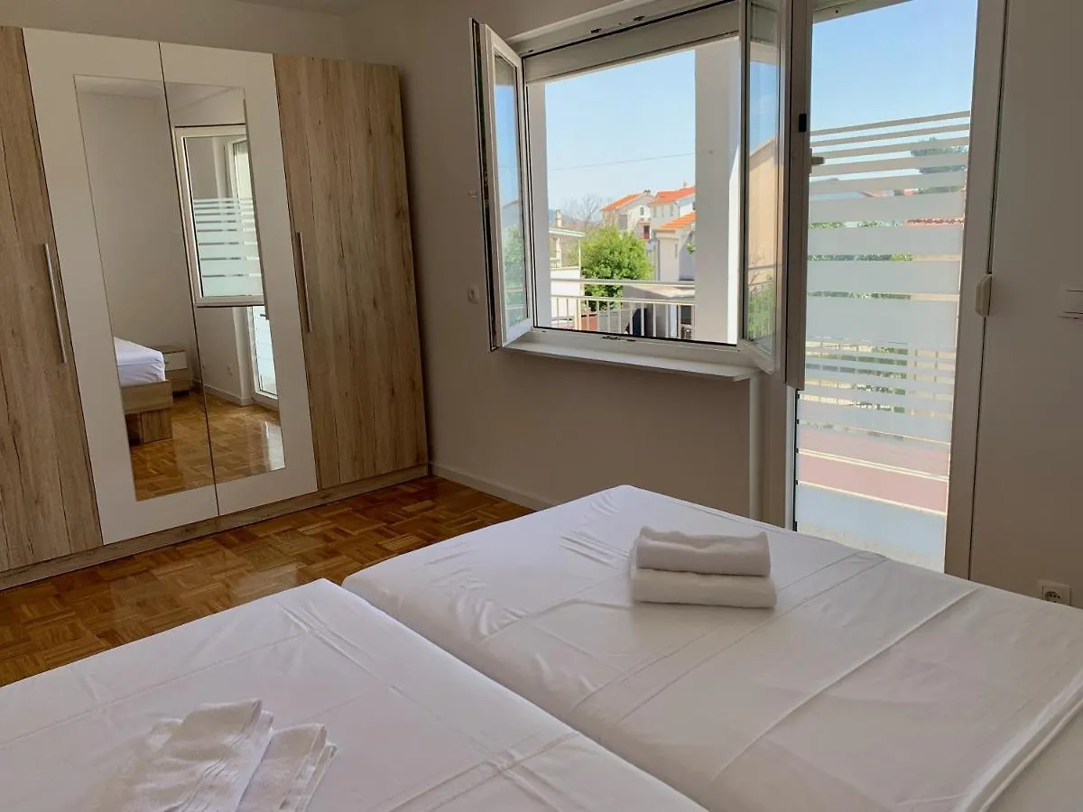 Apartments Janko Pakostane Croatia