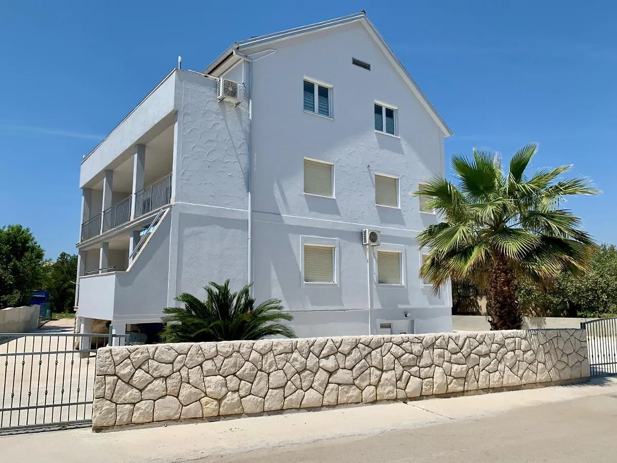 Apartments Janko Pakostane Croatia